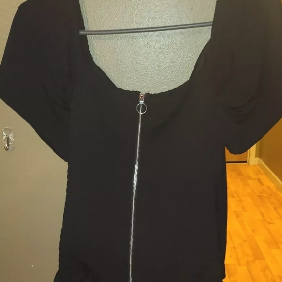Express Black Fitted Top NWT - Picture 6 of 6
